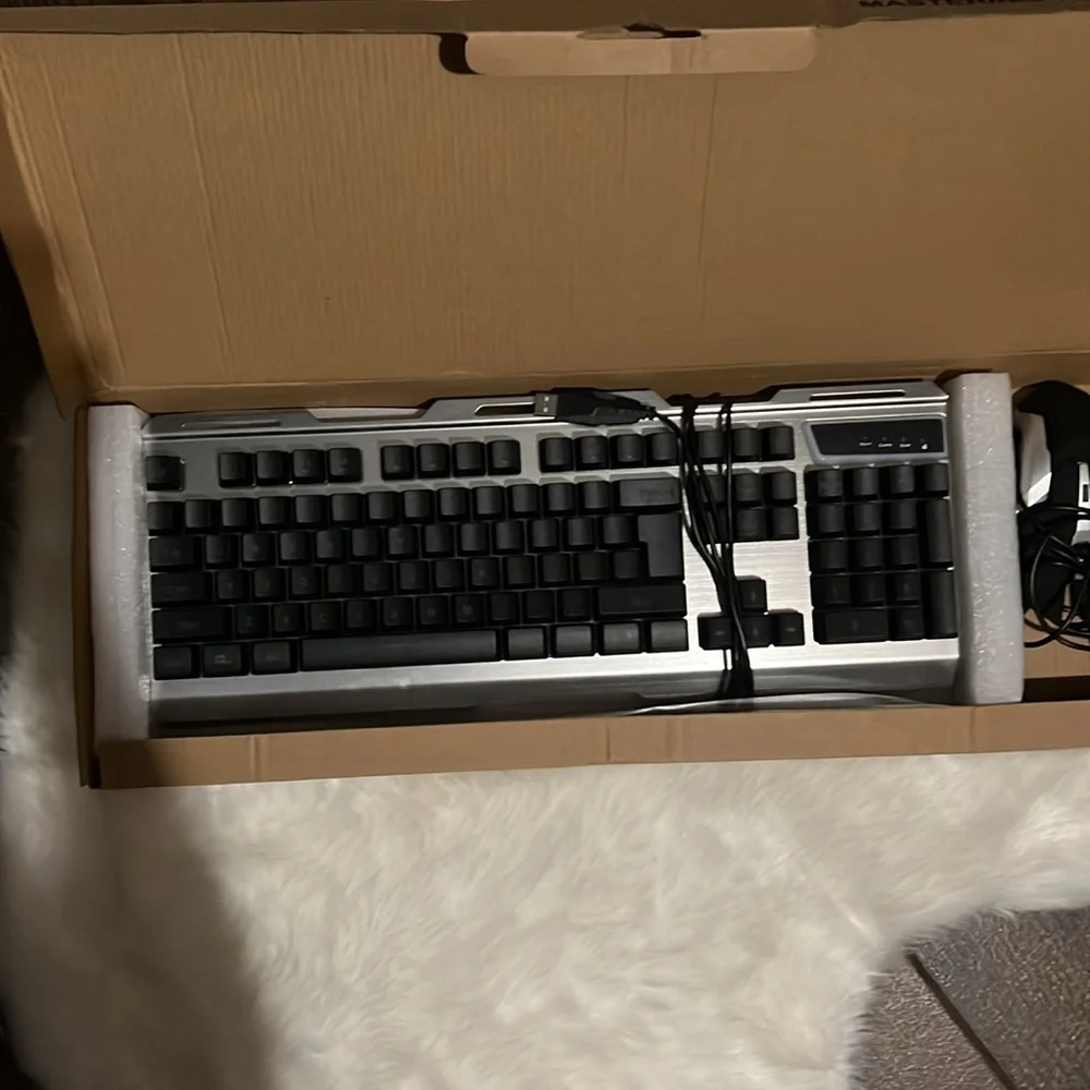 V1 USB Wired Ergonomic Backlit Keyboard And Mouse Set